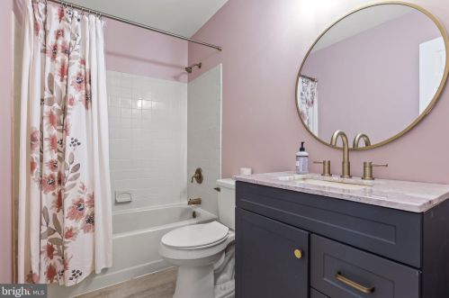 50 Danielle Ct, Trenton NJ  08648-1451 exterior