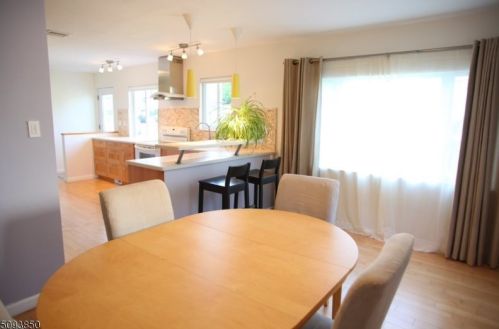 21 Alcott Dr, Livingston NJ  07039-1223 exterior