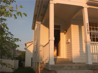 2049 Ruckle St, Indianapolis IN  46202-1719 exterior
