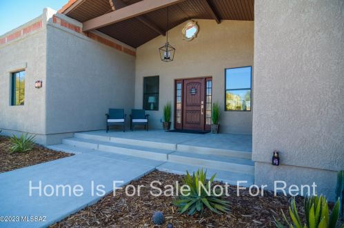 5690 Placita Amanecer, Tucson AZ  85718-4002 exterior