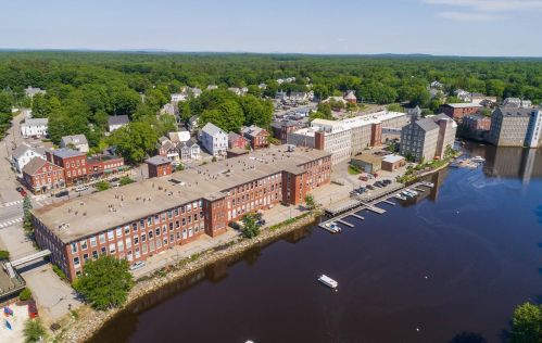 125 Main St, Newmarket NH 03857-1600 exterior