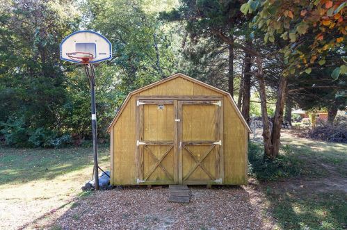 11862 Kramper Ln, Saint Louis, MO 63128-1432