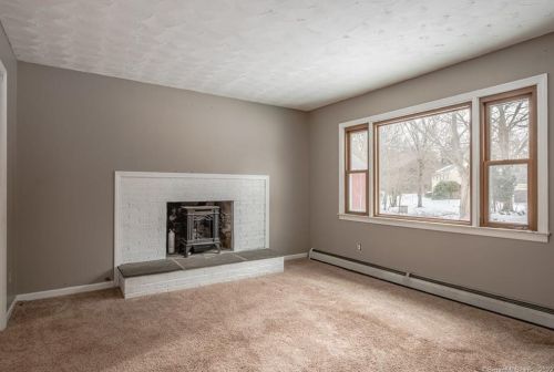 77 Moss Ave, Seymour CT 06483-3509 exterior