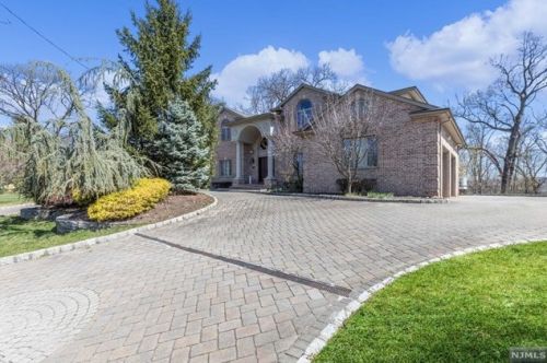 104 11th St, Cresskill, NJ 07626-2402