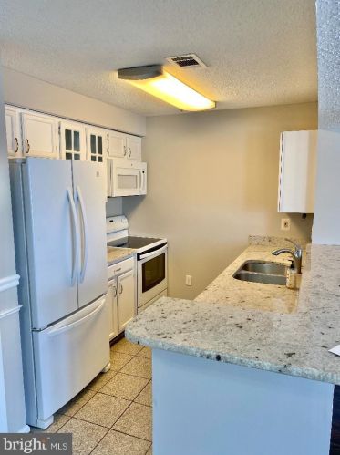 6007 Ellesmere Ct, Alexandria, VA 22315-4877