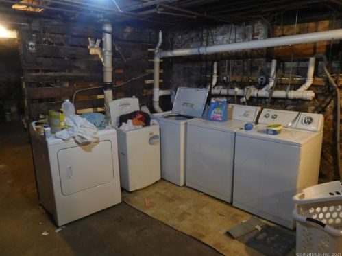 815 East St, New Britain CT 06051-1703 exterior