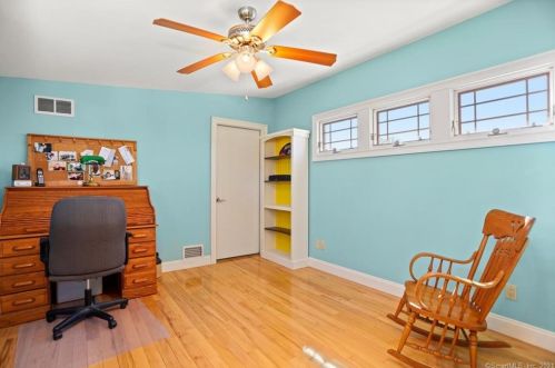 34 Nells Rd, Milford CT 06460-5444 exterior