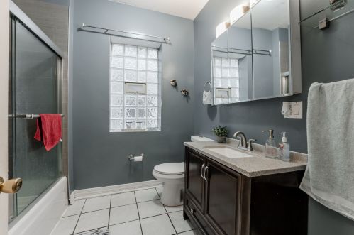 3336 Potomac Ave, Chicago IL 60651-1733 exterior