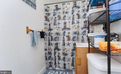 403 6 St, Darby PA 19023-2304 exterior