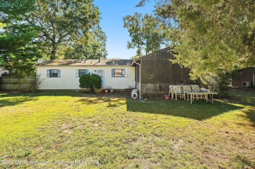 22 Castle Ave, Jackson Twp NJ 08527-2513 exterior