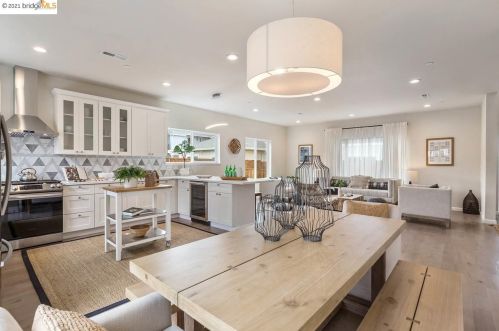 2325 8 St, Berkeley CA 94710-2311 exterior