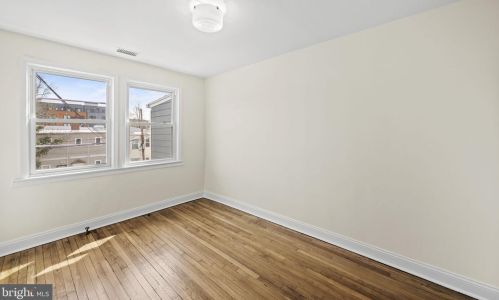 1423 Holbrook St, Washington DC 20002-2908 exterior