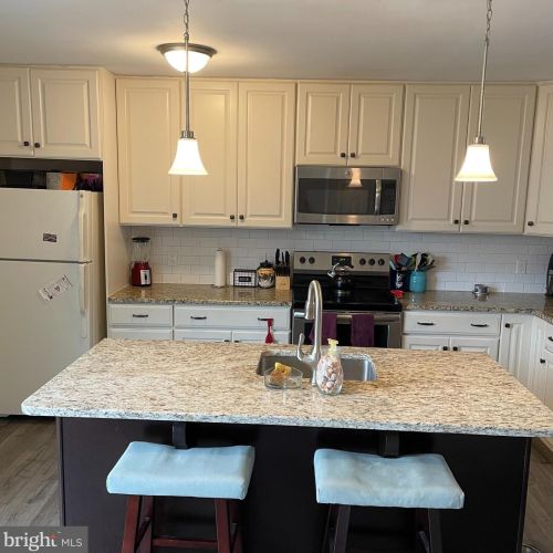 206 Walnut Ridge Est, Pottstown PA  19464-3059 exterior