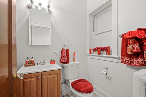 7557 Wentworth Ave, Chicago IL 60620-1156 exterior