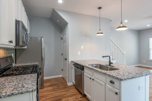 660 Bryan St, Atlanta GA 30312-3311 exterior