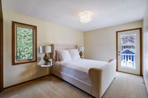 597 Holly Ave, Saint Paul MN 55102-2209 exterior