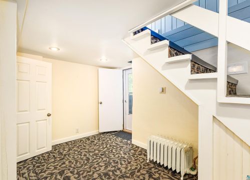 1114 Chester Park Dr, Duluth MN 55812-1139 exterior