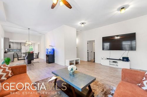 1666 Connally Dr, Atlanta GA 30344-1166 exterior