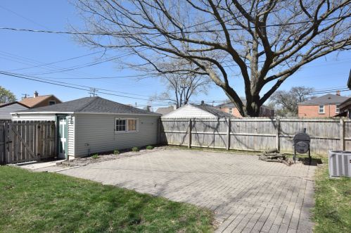 3049 83rd St, Milwaukee WI  53219-2715 exterior