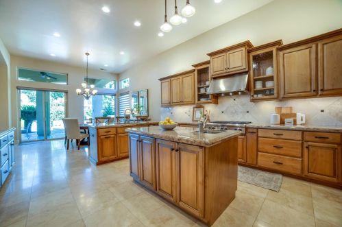 668 Glen-mady Way, Folsom CA 95630-6275 exterior