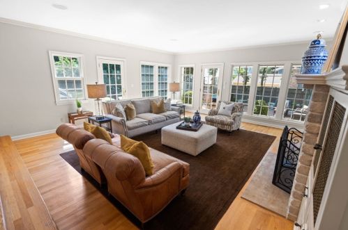 523 Carlisle Ave, Milwaukee WI 53217-4831 exterior