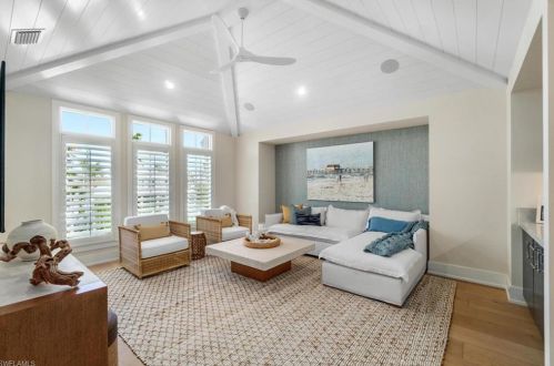 125 18 Ave, Naples FL 34120-0035 exterior