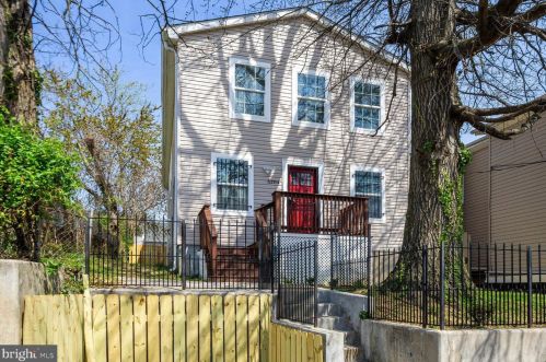 5204 Queens Stroll Pl, Washington, DC 20019-6138