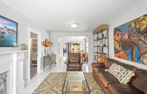 2201 72nd Ct, Chicago, IL 60707-2722