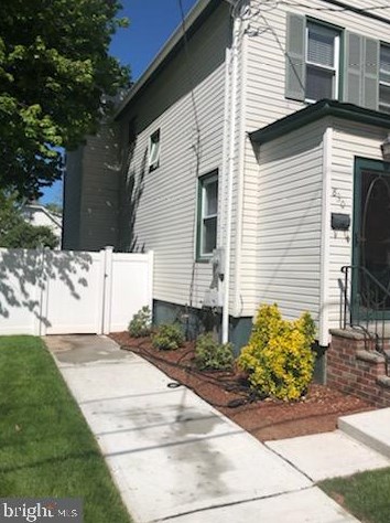 830 Willis Pl, Roselle Park, NJ 07204-1229