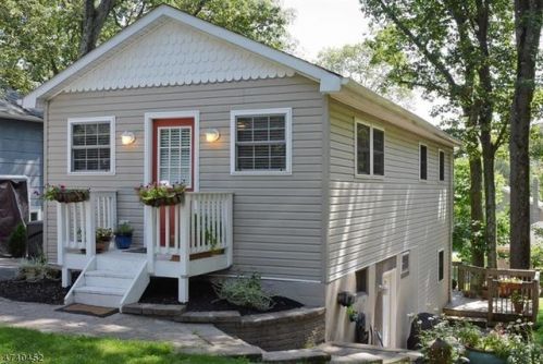 629 Brooklyn Mountain Rd, Hopatcong, NJ 07843-1230