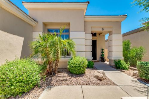 22435 49th Pl, Phoenix AZ  85054-7102 exterior