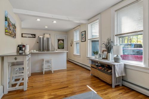 9 Arch St, Dover NH 03820-3627 exterior