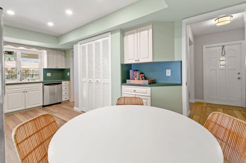 1330 27 Ave, Boynton Beach FL 33435-7529 exterior