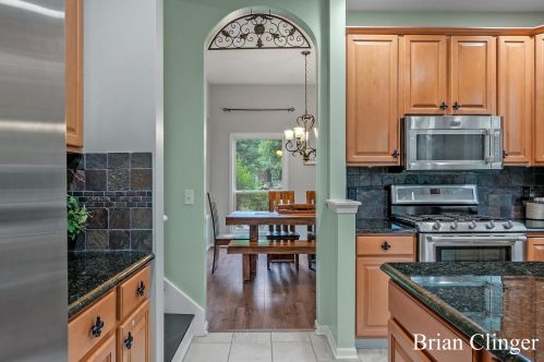 5412 Heathwood, Grand Rapids MI 49512-9514 exterior