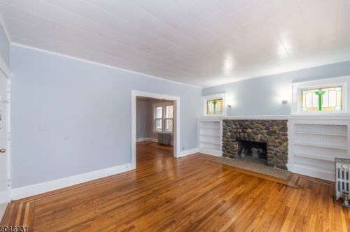 24 Walnut Pkwy, Montclair NJ  07042-4935 exterior