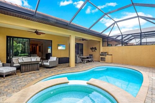 6589 Roma Way, Naples FL  34113-1720 exterior