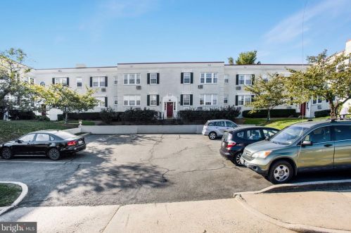 416 Bashford Ln, Alexandria VA  22314-1123 exterior