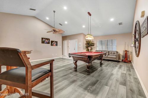 285 Northgrove Dr, Merritt Island FL 32953-7959 exterior