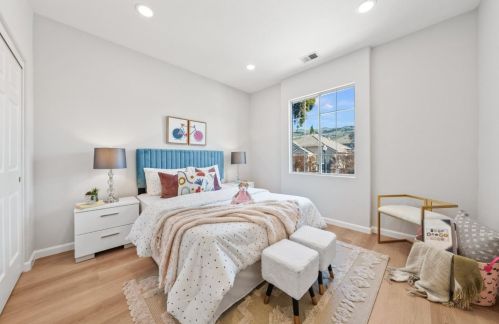 4033 Emerald Isle Ln, San Jose CA  95135-1167 exterior