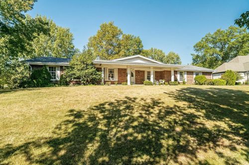 373 Laduemont Dr, Saint Louis, MO 63141-8060