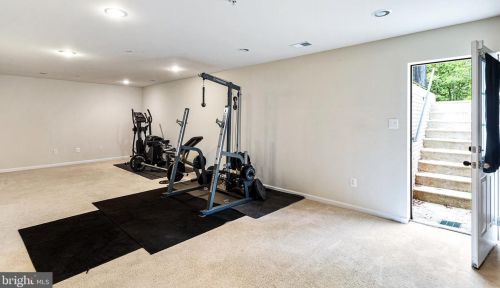 7722 Hollins Chapel Ct, Glen Burnie MD 21060-8396 exterior