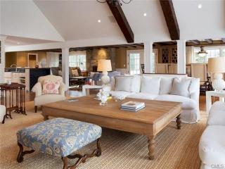 4 Manitou Rd, Westport CT  06880-6007 exterior