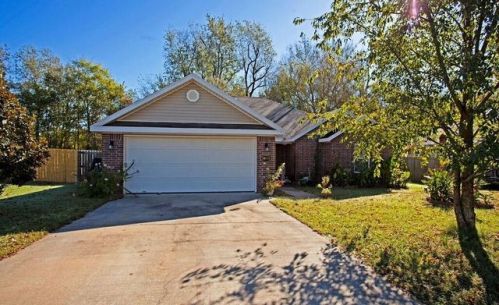 20742 Highland Dr, Springdale AR  72764-9100 exterior