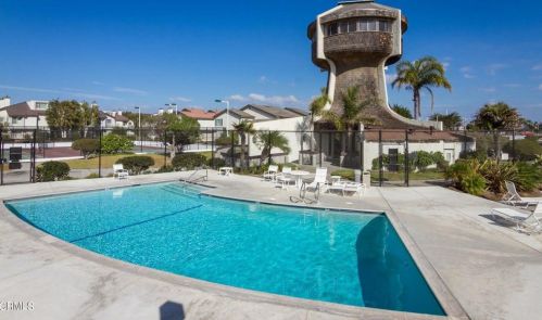 3354 Sunset Ln, Oxnard CA 93035-4128 exterior