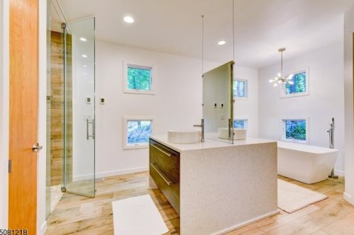 102 Stonehedge Ln, Sparta NJ  07871-2859 exterior