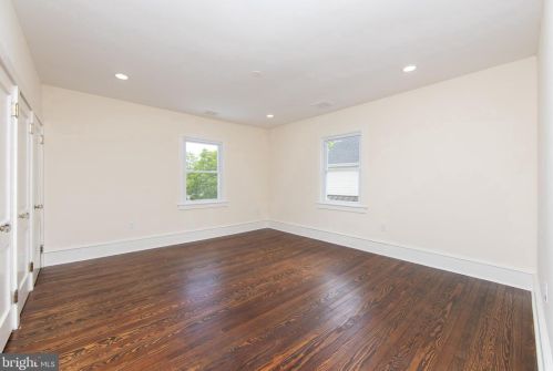 281 Rhoads Ave, Tavistock NJ  08033-1470 exterior