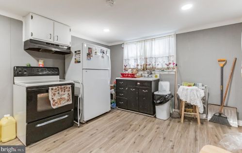 54 Upland Ave, Chester PA 19015-2427 exterior