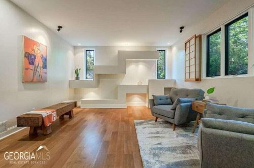 620 Colebrook Ct, Atlanta GA  30327-4710 exterior