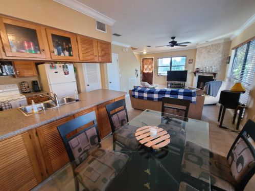 332 Hernando St, Fort Pierce FL 34949-3241 exterior