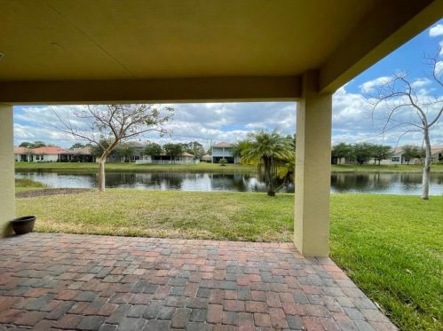 2213 Newport Is Blvd, Fort Pierce FL 34953-4378 exterior